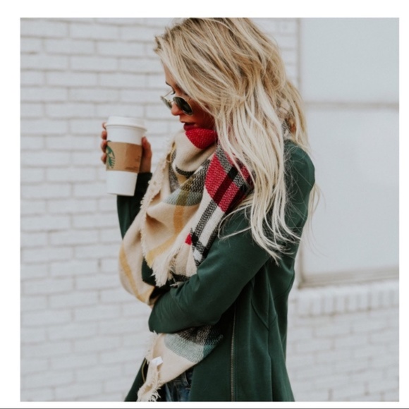 Vibrant Plaid Blanket Scarf - Picture 2 of 4